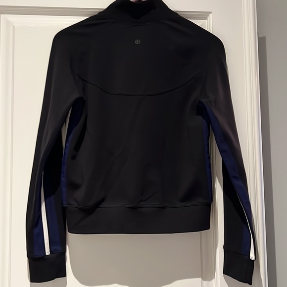 Lululemon track jacket - Picture 5 of 6